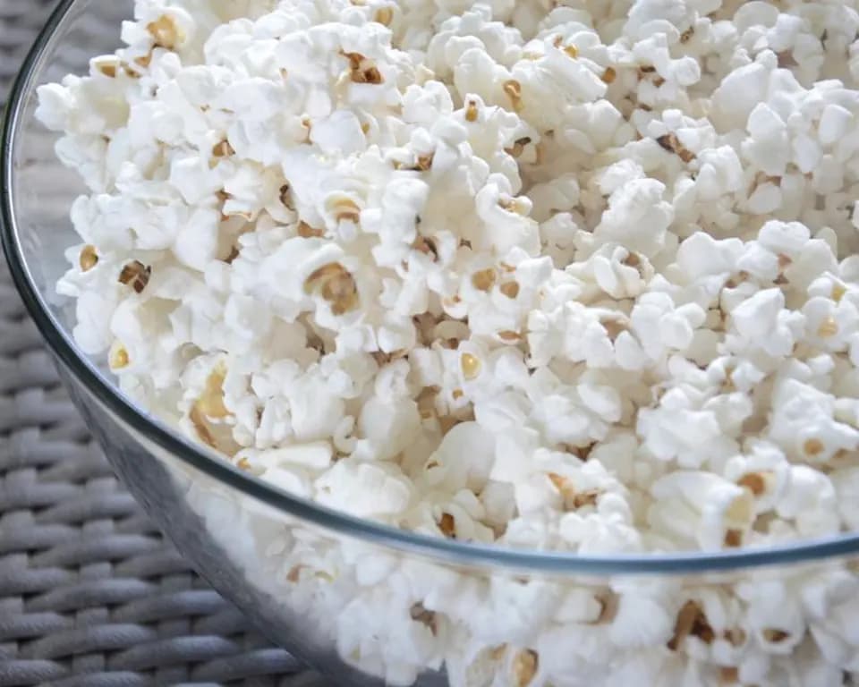 Pipoca de micro-ondas manteiga